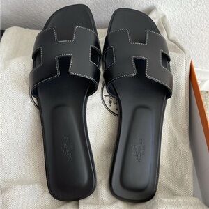 NEW HERMÈS Black Calfskin ORAN Sandals Size 38🔥 **Authentic**